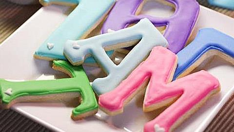 Παιχνίδια και χειροτεχνίες για να μάθουν τα παιδιά το αλφάβητο