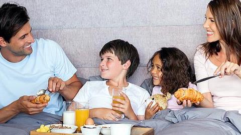 Στο σπίτι με τα παιδιά: 5 ιδέες για χαλάρωση και διασκέδαση