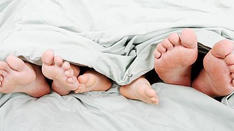 Σεξ: Τι να προσέχετε όταν υπάρχουν παιδιά στο σπίτι