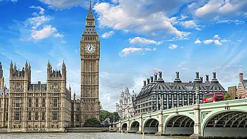 Άνοιξη στην Ευρώπη: Κλείστε τώρα 5 οικονομικά ταξίδια