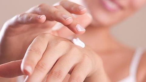Υπέροχες συνταγές για σπιτικές κρέμες χεριών