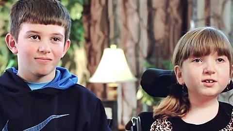 Η δύναμη αυτής της αδελφικής αγάπης δεν περιγράφεται!