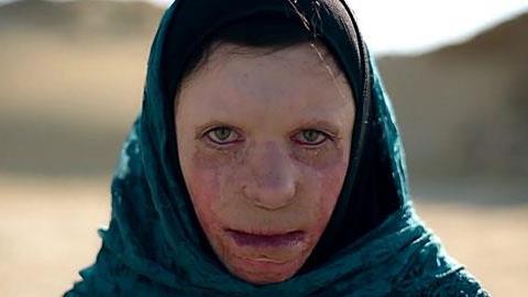 Βία κατά των γυναικών: Κάντε την αγάπη δύναμη και αντισταθείτε! (video)