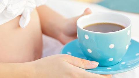 Καφεΐνη και αλκοόλ: Τι και πόσο μπορείτε να πίνετε όταν είστε έγκυος