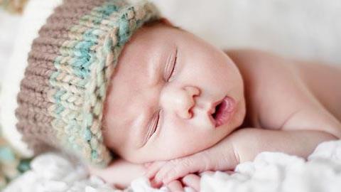 Νεογέννητο: 10 παράξενα αλλά φυσιολογικά συμπτώματα 