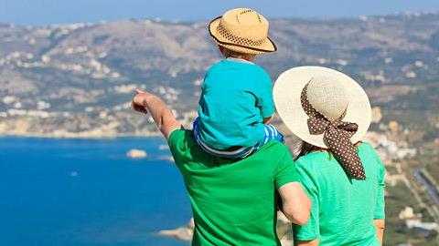 Από αύριο οι αιτήσεις για τα εισιτήρια κοινωνικού τουρισμού του ΕΟΤ: Τι δικαιολογητικά απαιτούνται