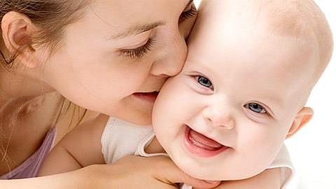 «Τι θα κάνατε διαφορετικά με το μωρό σας;»: 12 μαμάδες μοιράζονται τα λάθη τους