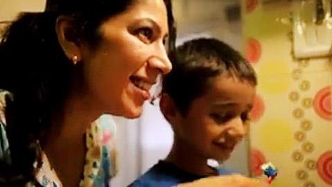 Πόσο εύκολα ετοιμάζετε το παιδί για το σχολείο; Το τρυφερό αυτό video δίνει τη λύση!