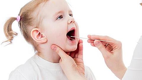 Στοματίτιδα στα παιδιά: Τα επίπονα συμπτώματα και πώς θα την αντιμετωπίσετε