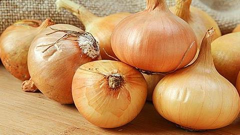 Κρεμμύδια: 15 οικιακές χρήσεις που θα σας καταπλήξουν