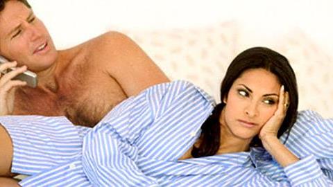 Xρήση κινητών και προβλήματα στύσης: Μια σχέση... επικίνδυνη!