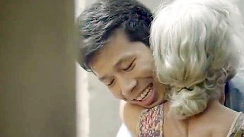 Μεγαλείο προσφοράς: Ένα μοναδικό βίντεο μεταφέρει το (πραγματικό) νόημα της ζωής 