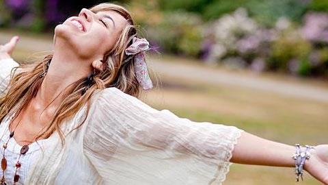 10 συμβουλές για να νιώθετε νεότερη