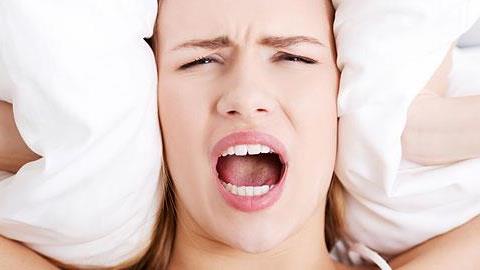 Ροχαλητό: πού οφείλεται και πώς αντιμετωπίζεται