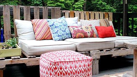 Διακόσμηση με ξύλινες παλέτες: Δείτε τι μπορείτε να φτιάξετε εύκολα και οικονομικά!