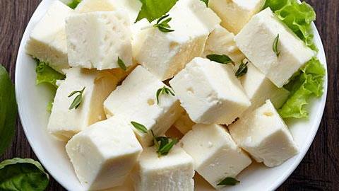 8 τροφές που ΔΕΝ ΠΡΕΠΕΙ να μπαίνουν στην κατάψυξη!