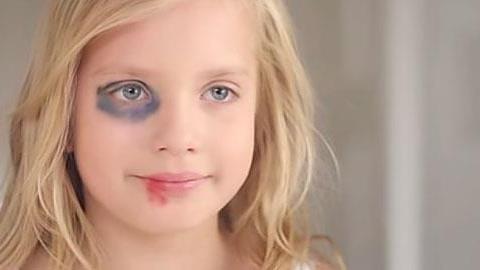 Κοίτα μαμά, μοιάζω με εσένα: Ένα βίντεο που συγκλονίζει!