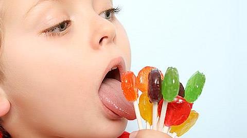 Πόσο σωστό είναι να δωροδοκούμε το παιδί;