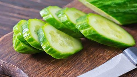 10 καταπληκτικές χρήσεις του αγγουριού στο σπίτι