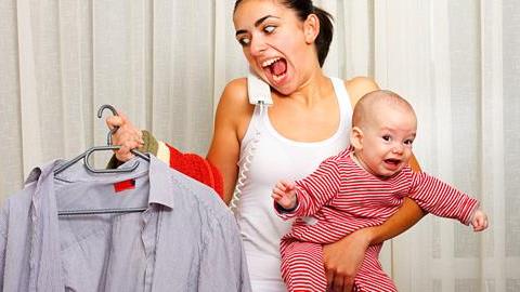 Γιατί οι μαμάδες είναι πάντα αργοπορημένες; Όλη η... τραγική αλήθεια!