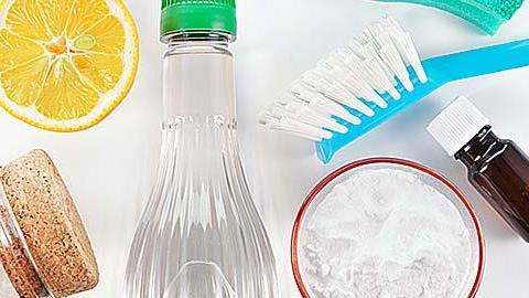 Πώς να φτιάξετε καθαριστικά για το σπίτι με απλά υλικά