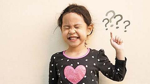 Το παιδί ρωτά για το σώμα: 8 δύσκολες ερωτήσεις και οι απαντήσεις τους