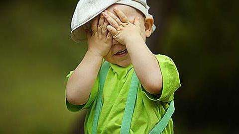 Αυτά τα πιτσιρίκια δεν έχουν ιδέα από κρυφτό!