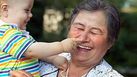 Τι κάνουν οι παππούδες καλύτερα από εσάς
