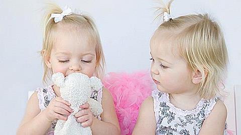 Πώς θα μάθετε το παιδί να μοιράζεται