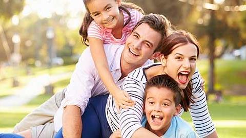 4 παραδείγματα που πρέπει να πάρουν από εσάς τα παιδιά σας