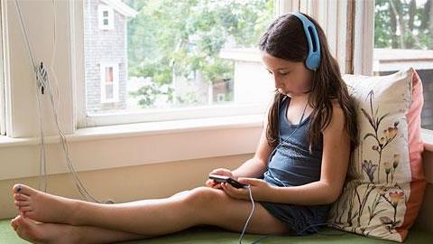 Πότε μπορεί το παιδί να μένει με ασφάλεια μόνο στο σπίτι