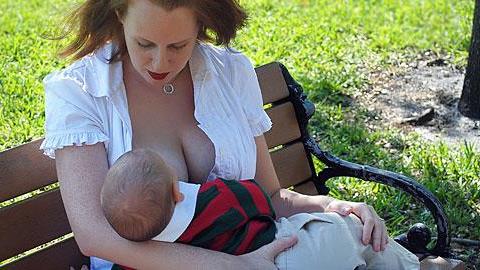 Σημεία θηλασμού δημιουργούνται σε δημόσιους χώρους και υπηρεσίες!