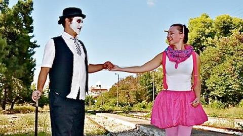 Κερδίστε διπλές προσκλήσεις για την παράσταση