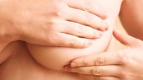 Δωρεάν κλινικός έλεγχος μαστού για νεαρές γυναίκες σε 3 πόλεις