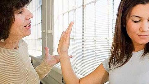 Τι δεν πρέπει να πείτε ποτέ στην πεθερά σας