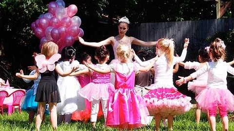 Διασκεδαστές για παιδικά πάρτι: Πού να απευθυνθείτε για αξέχαστα γενέθλια!