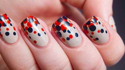 Πώς να κάνετε μόνες σας υπέροχα σχέδια στα νύχια