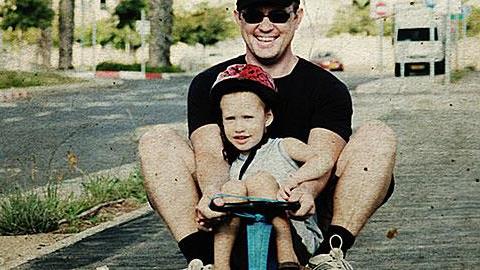 10 φανταστικοί μπαμπάδες σε απίθανες φωτογραφίες