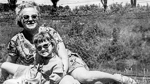 Τα σημάδια που αποδεικνύουν ότι αρχίζετε να γίνεστε ...ίδια η μητέρα σας!