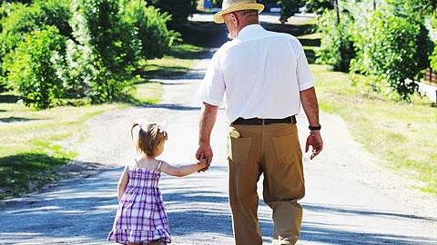 Ο ρόλος των σημερινών παππούδων στην ανάπτυξη των παιδιών