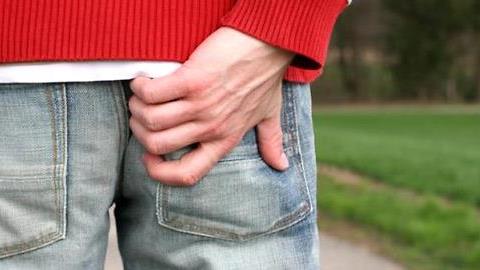 Οξυουρίαση: Πώς αντιμετωπίζονται τα σκουλήκια στα κόπρανα του παιδιού