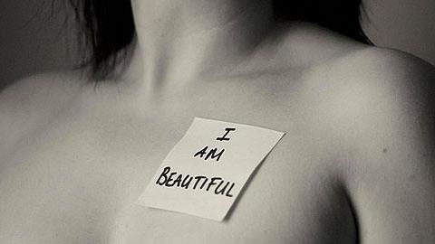 Σταμάτα να πιστεύεις ότι είσαι άσχημη!: Δείτε το εκπληκτικό video