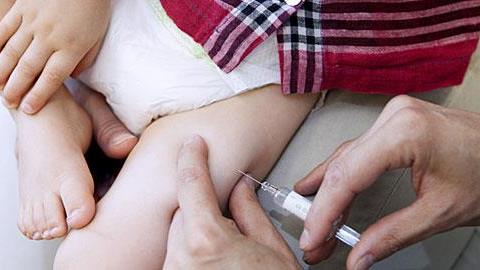 Γιατί είναι επικίνδυνο να ΜΗΝ εμβολιάζετε το παιδί σας: Μια μαμά εξηγεί και προβληματίζει!