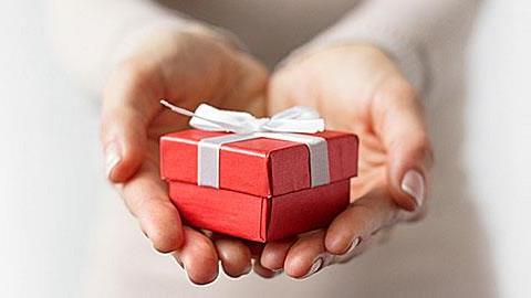 Φανταστικά χριστουγεννιάτικα δώρα για όλους έως 15 ευρώ