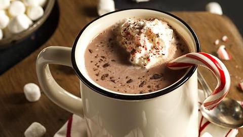 Πώς να φτιάξετε ζεστή σοκολάτα που θα ξετρελάνει την οικογένεια!