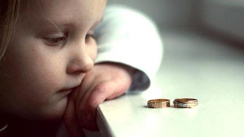 Η σχέση μου με τον άνδρα μου είναι κακή. Πώς να μιλήσω στο παιδί μας γι’αυτό;