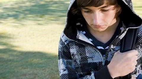 Ο 14 ετών γιος μου δεν θέλει το σχολείο. Πώς να το αντιμετωπίσουμε;