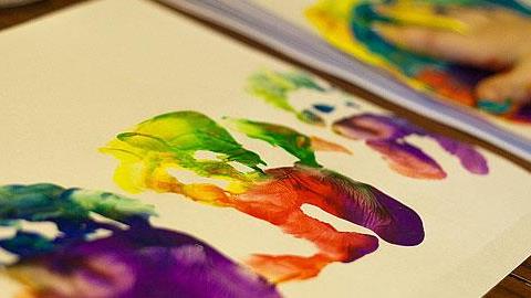 Δραστηριότητες που εκπαιδεύουν το παιδί στις 5 αισθήσεις