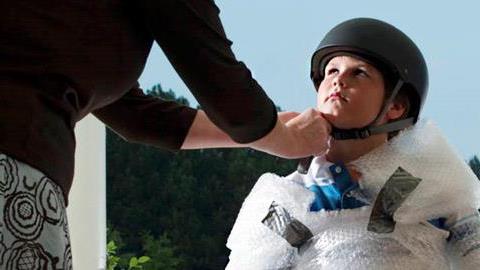 Πώς βλάπτει η υπερπροστατευτικότητα τα παιδιά