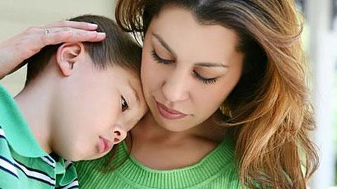 Ξεσπάσματα θυμού: Πώς να ηρεμήσετε εσείς και το παιδί